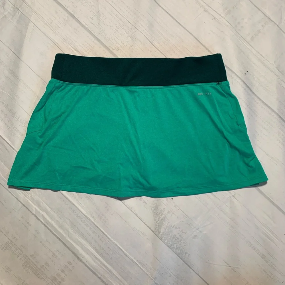 Nike Dri-fit Skort. Green. Size S.